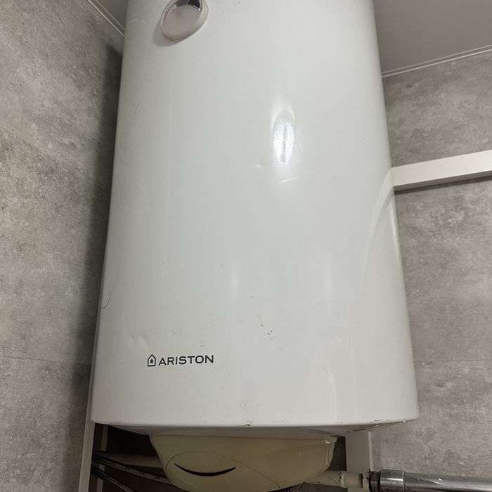 Срочно! Продам рабочий аристон