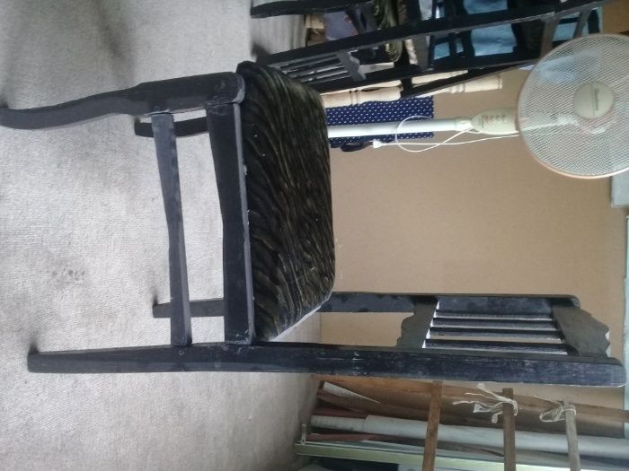 Мебель-стул изготовлено из дерева