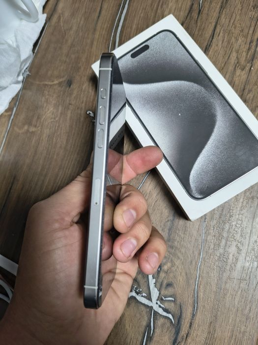 iPhone  15 pro max baterie 87