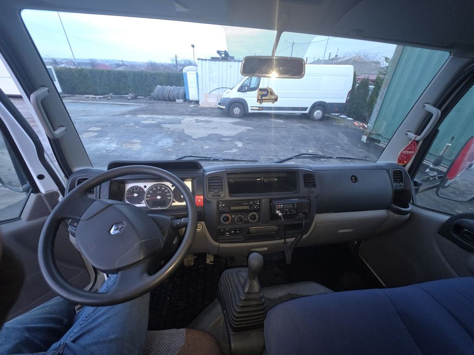 Autoutilitara Renault Maxity