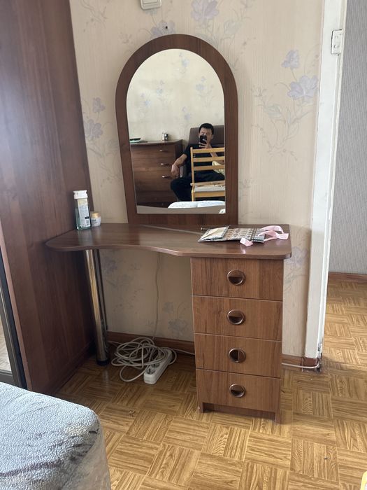 Шкаф купе с зеркалом