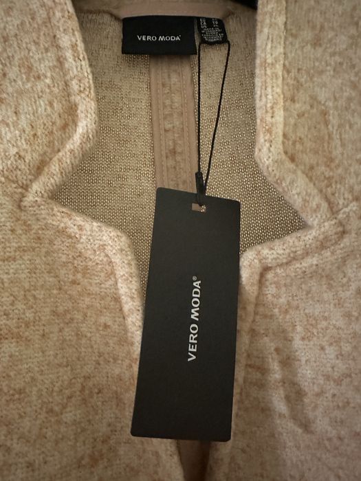 Преходно палто подходящо за сезона