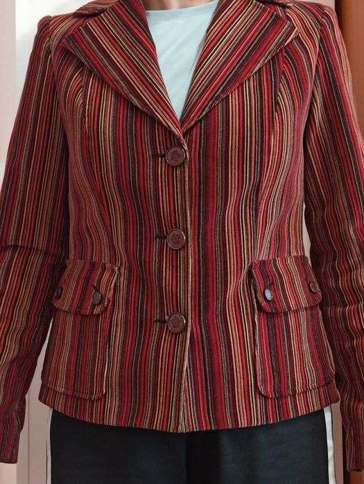 Продавам дамско сако