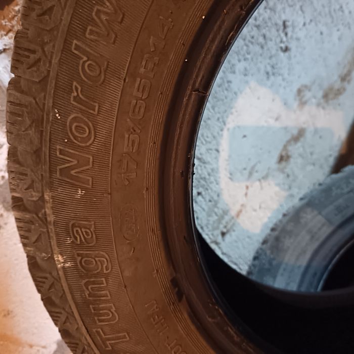 Продам зимние Р14