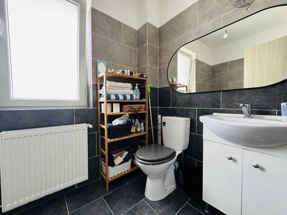 Vand apartament  mobilat, utilat  cu loc de parcare inclus