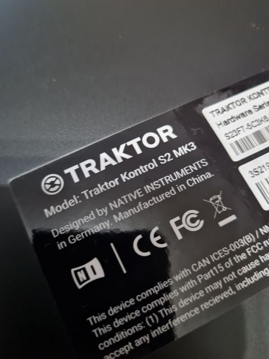 DJ Controller Traktor Kontrol S2 Mk3