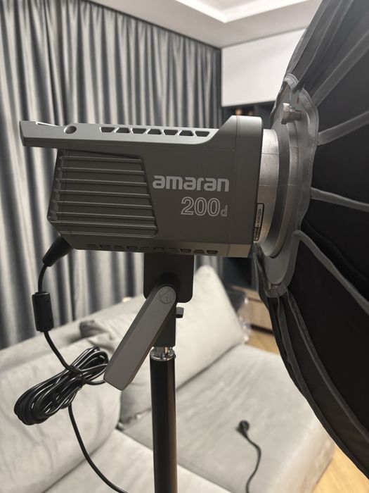 Aputure Amaran 200d + Softbox Lightdome SE