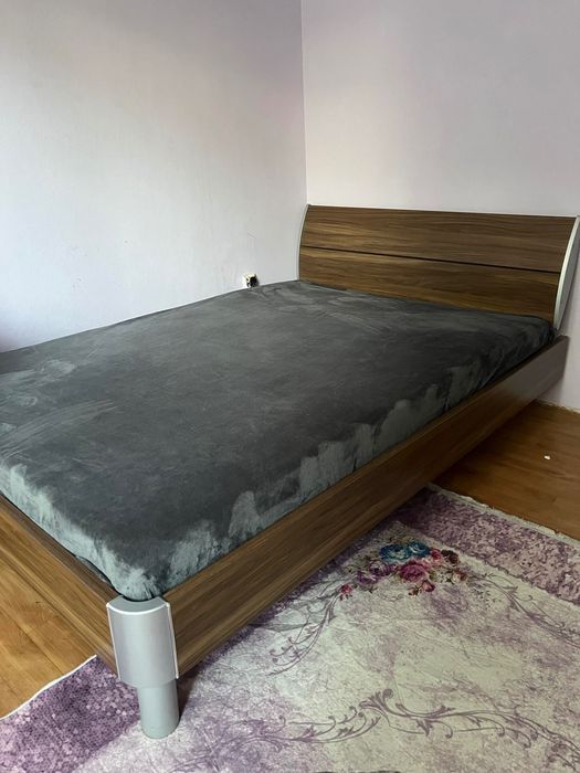 Спалня с матрак от Германия