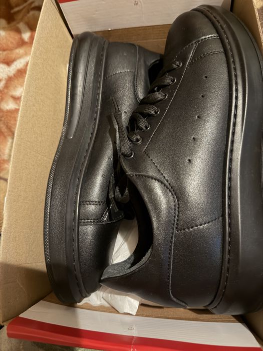 Pantofi piele,noi