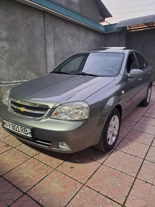 Ласетти 2013   1.6 автомат нахт ва вариантга берилади