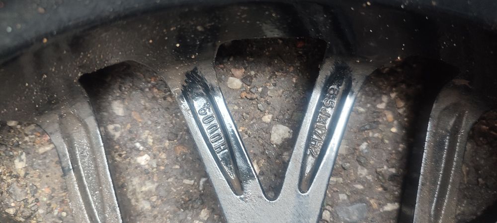 Продам диски R17 с резиной