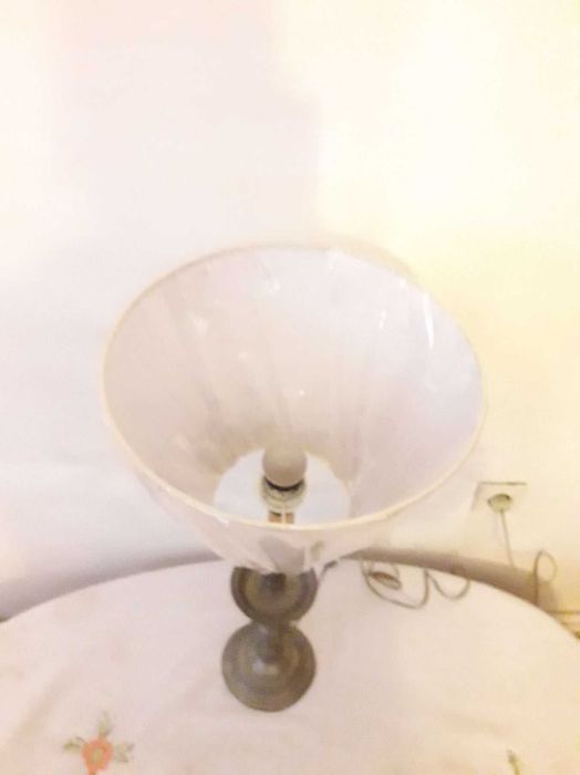 Veioza cu picior din bronz masiv