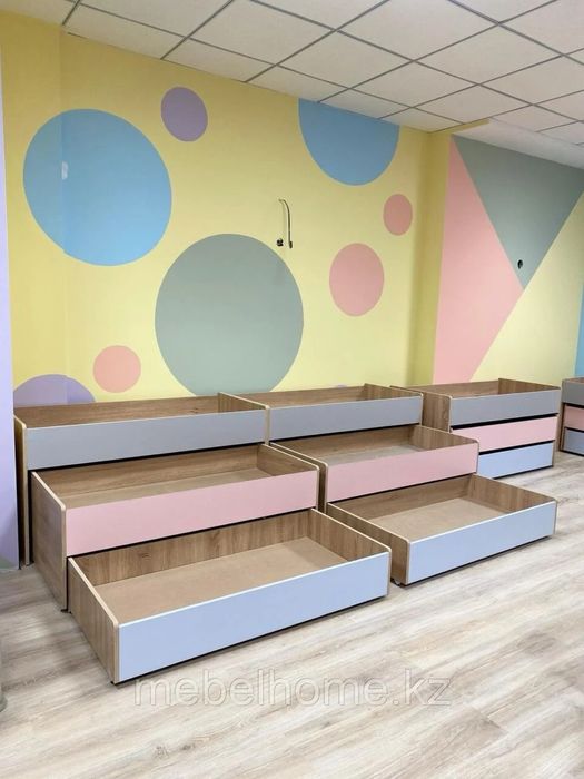 Кровать трехъярусная