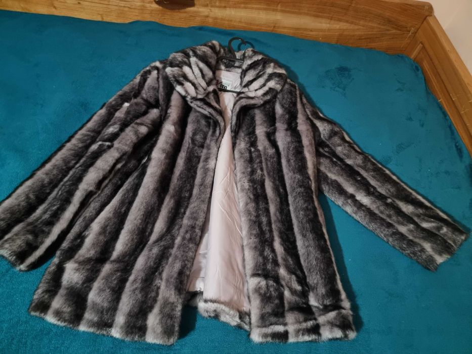 Haina de blana artificiala femei