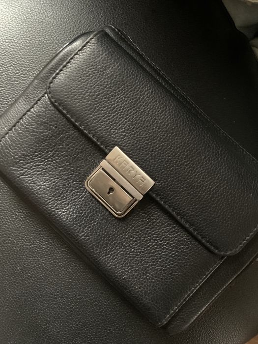 Чёрная кожаная сумка KARYA