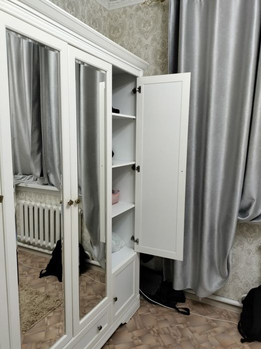 Спальный гарнитур Almera Commot (б/у)