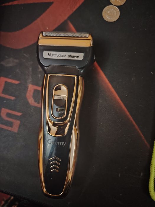 Elektrik shaver(soqol olish mashinkasi )