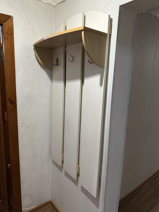 Продам обувницу и вешалку