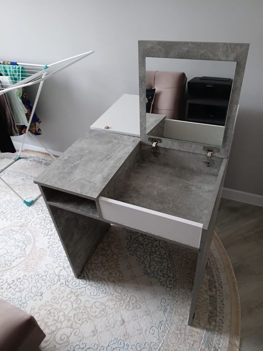 Туалетний столик ақ , сұр түсте