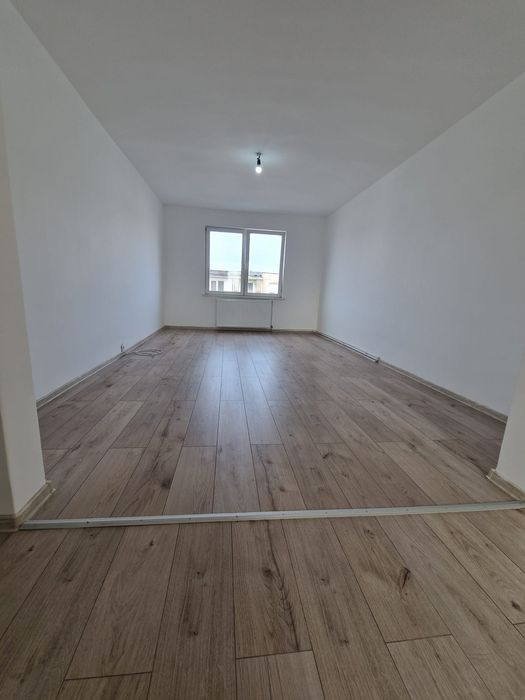 Apartament cu 3 camere, openspace recent renovat, confort sporit