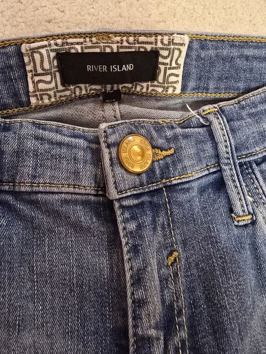 Продавам 3 бр.дънки марка River Island за 10 евро обща цена. Размер М