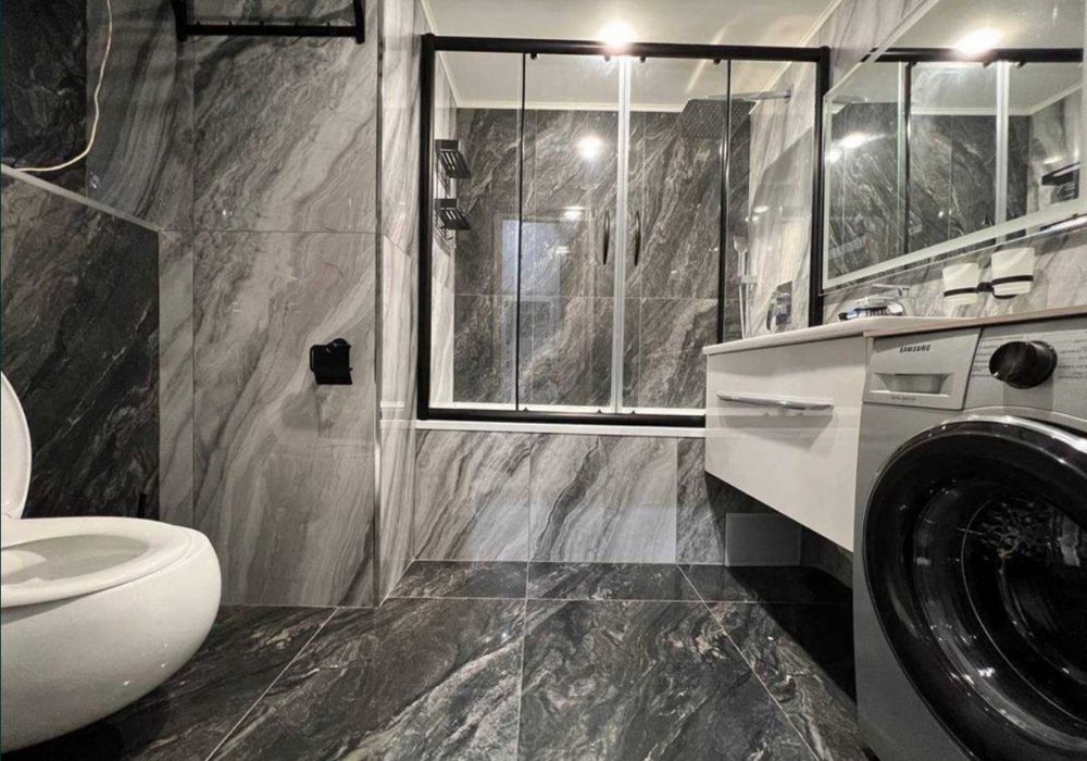 Гостиница Россия Новостройка-Сдаётся 4х комнатная в Центре города!