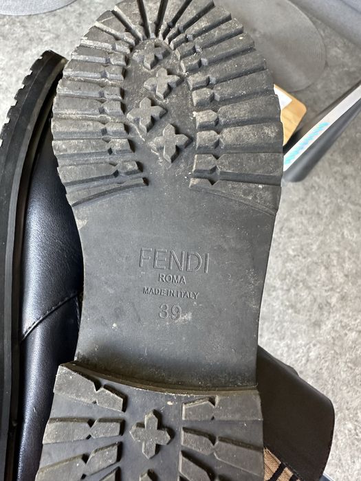 Ghete Fendi marimea 39