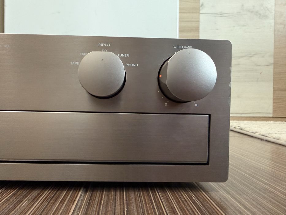 Yamaha AX-10 Качествен стерео усилвател