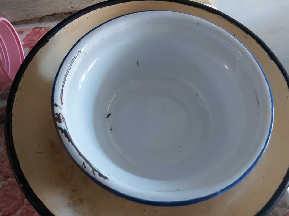 продавам метална купа за храна от СССР 1985 г