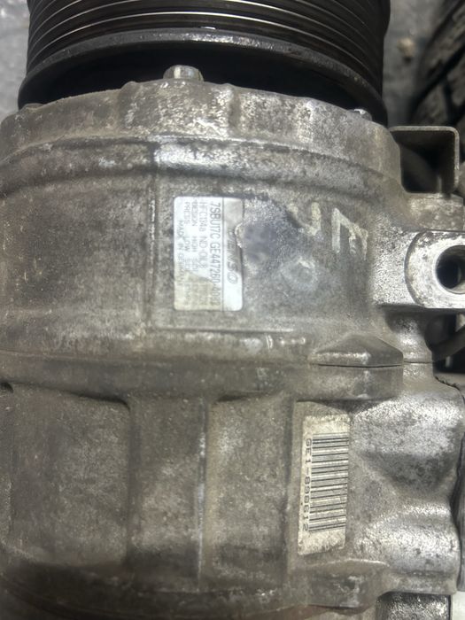 Компресор кондиционера бмв е70
