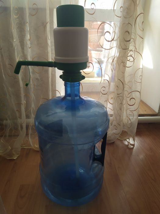Помпа, бидон эмалированный с кружкой
