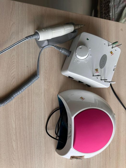 Продам комплект для работы мастера маникюра