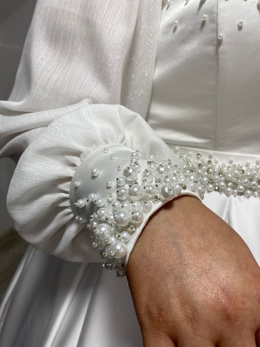 Rochie mireasă cu perle