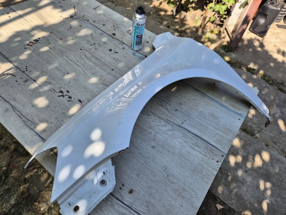 Vand aripa vw passat b7   stanga fata ,alb