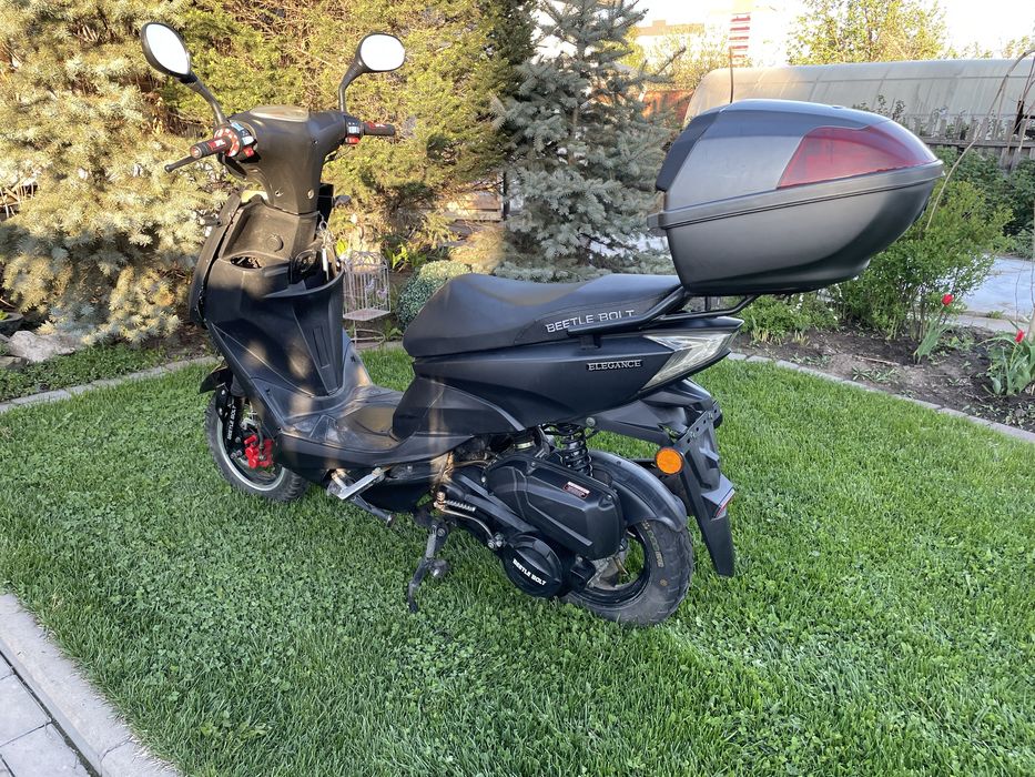 Скутер beetle  bolt