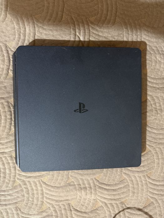 PlayStation 4 slim черная