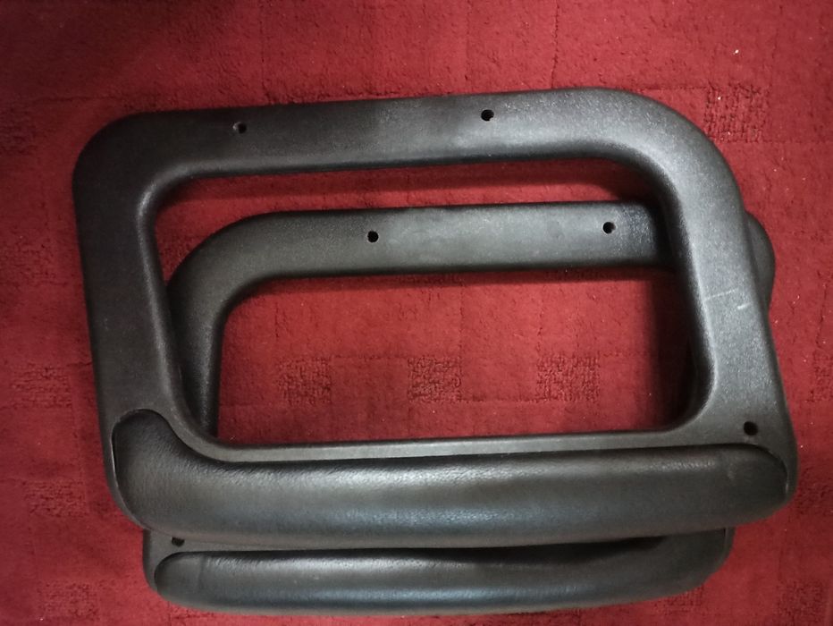 Продавам подлакътници и резервни части  за офис стол