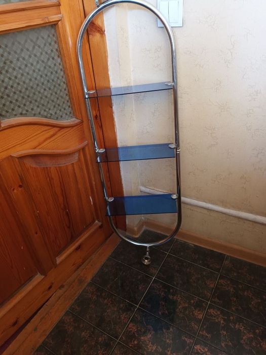 Продам вешалку для вещей и полку настенную