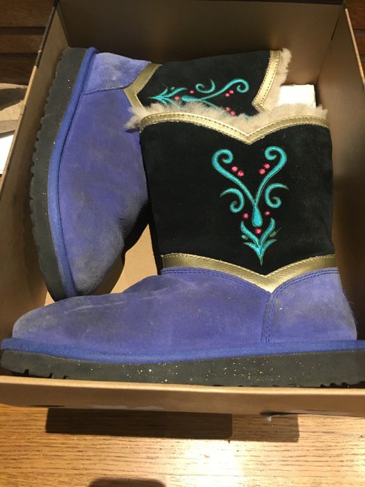 UGG Disney original marimea 33 model Frozen Ana