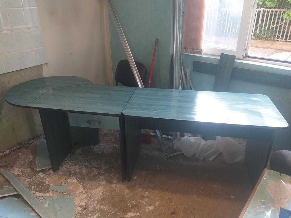 бюро зелено и бяло двойно