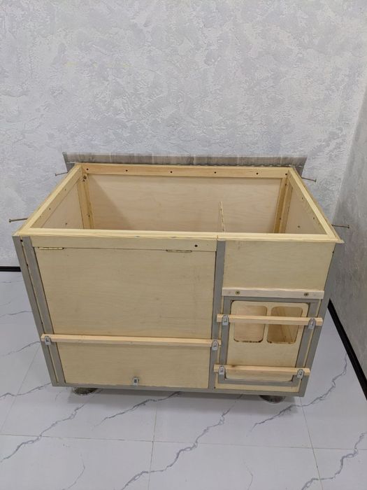 Будка ручной работы – уют для питомца.