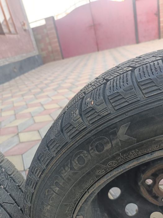 Зимние шины 185/65/15