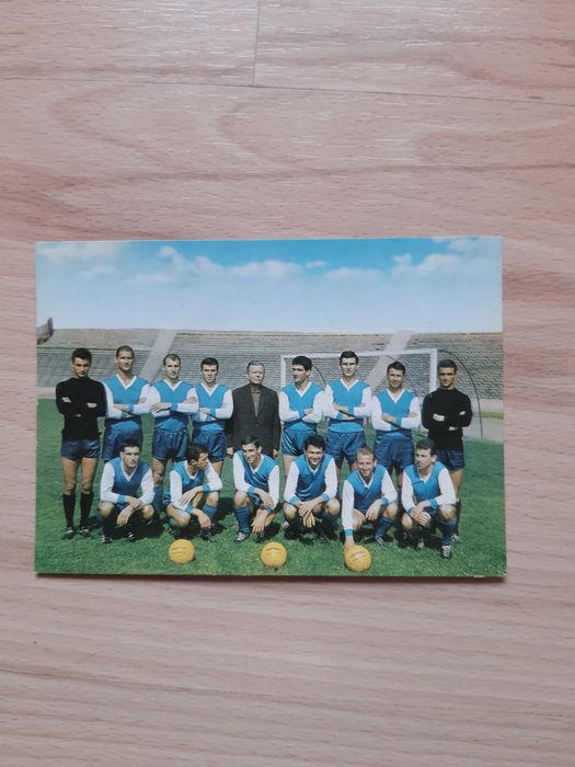 Снимки на футболисти на Ф.Д. Левски на хартиен носител