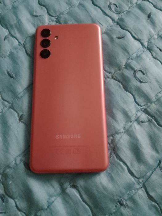 Продам телефон самсунг а 04