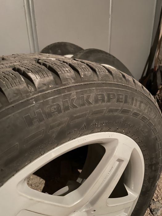 Продам шины с дисками на гелендваген