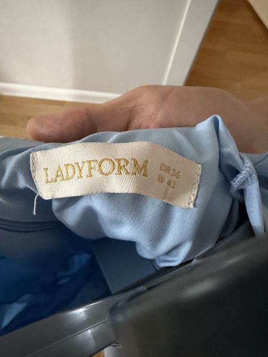 Женское платье нарядное