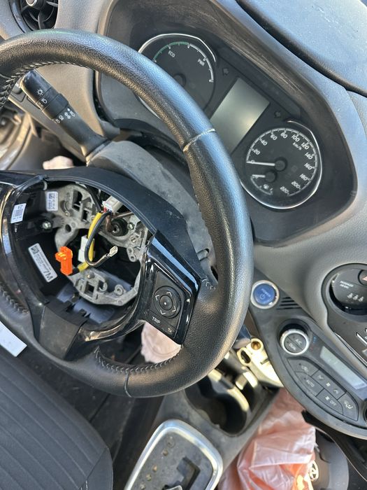 Волан Toyota Yaris 3 Hybrid / Тойота Ярис 3 Хибрид
