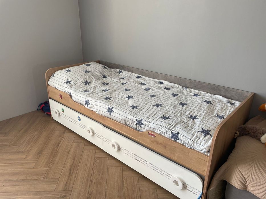 Кровать подростковая