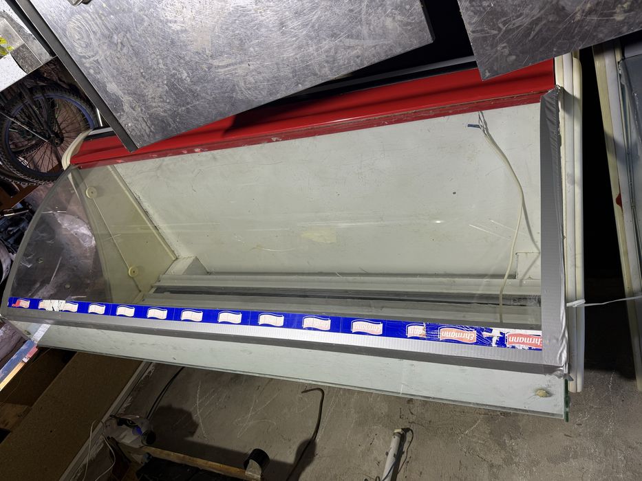 Продам Витринный холодильники