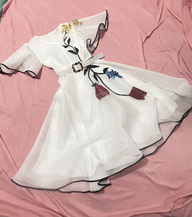 Ақ қойлек бір ақ